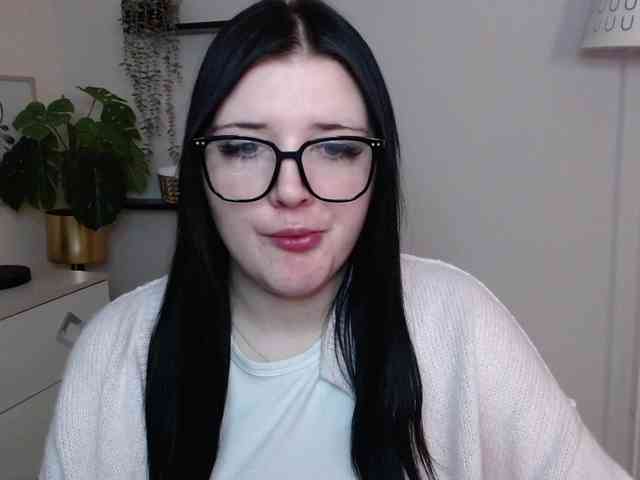 Miabrunette22 webcam