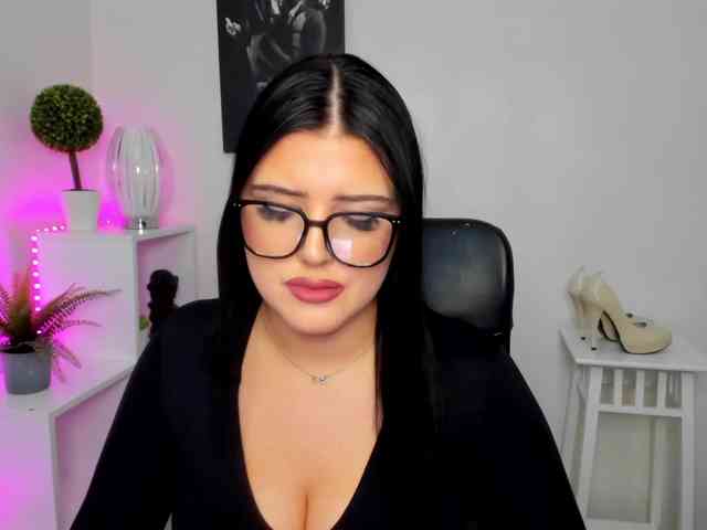 Miabrunette22 Miabrunette22