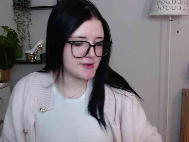 Miabrunette22 webcam