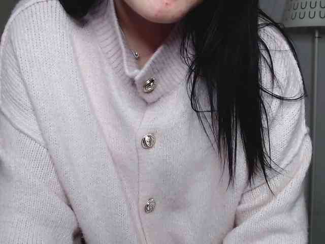 Miabrunette22 webcam