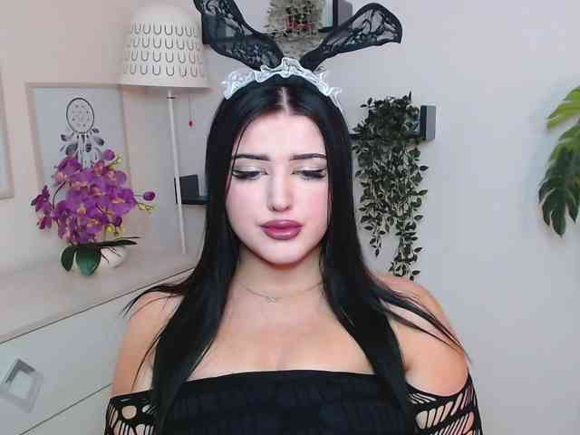 Miabrunette22 Miabrunette22