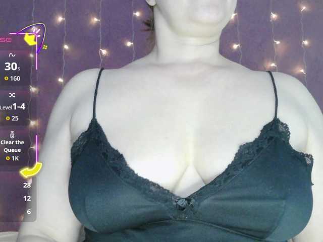 SoftMoon's BongaCams show and profile