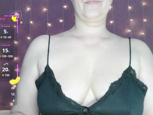 SoftMoon's BongaCams show and profile