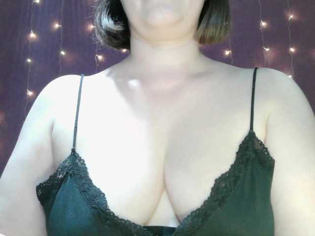 SoftMoon's BongaCams show and profile