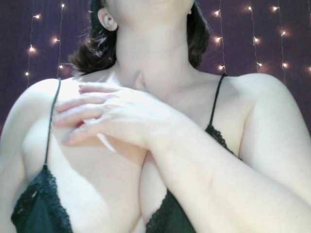 SoftMoon's BongaCams show and profile