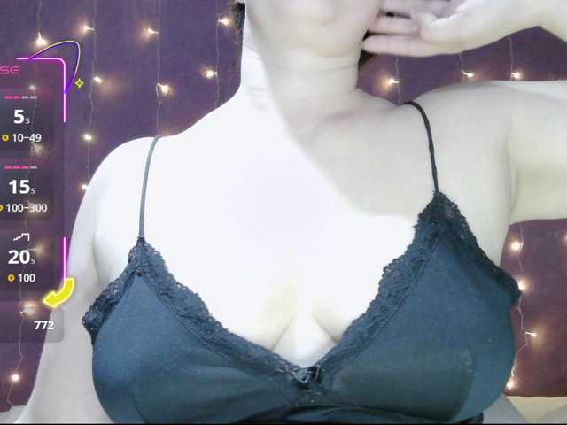 SoftMoon's BongaCams show and profile