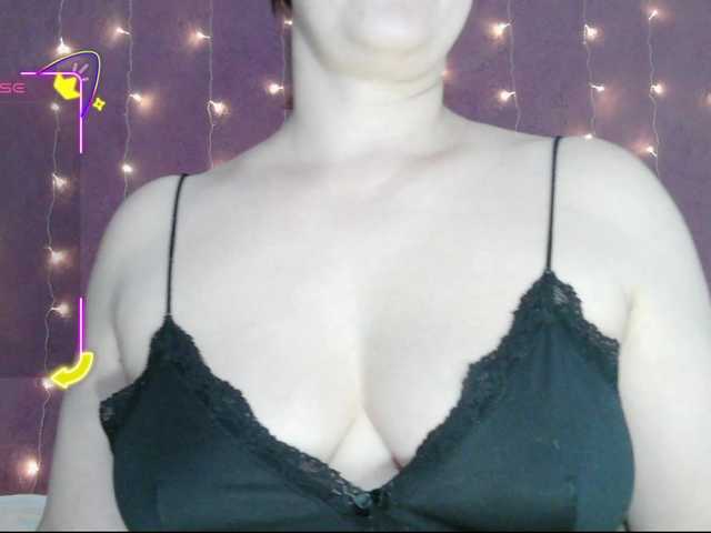 SoftMoon's BongaCams show and profile