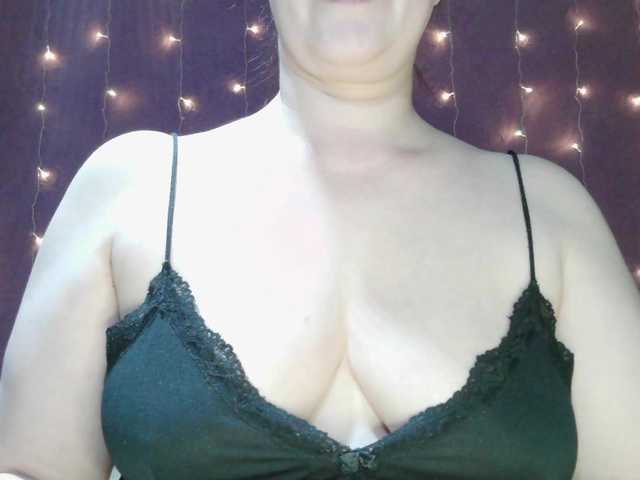 SoftMoon's BongaCams show and profile