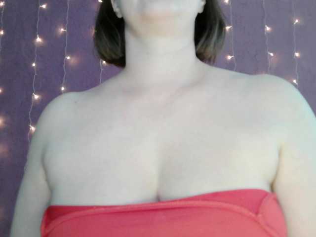 SoftMoon's BongaCams show and profile