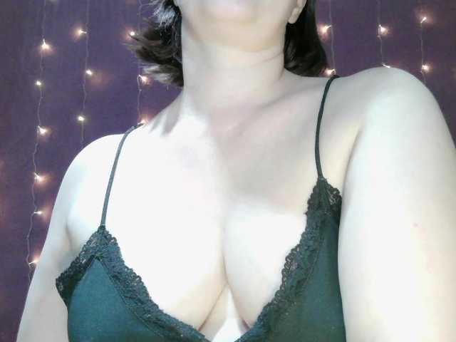 SoftMoon's BongaCams show and profile