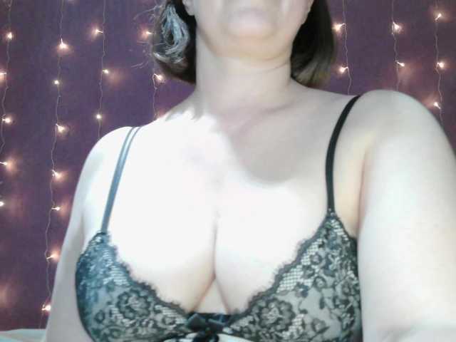 SoftMoon's BongaCams show and profile