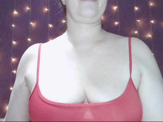 SoftMoon's BongaCams show and profile
