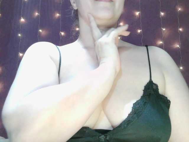 SoftMoon's BongaCams show and profile