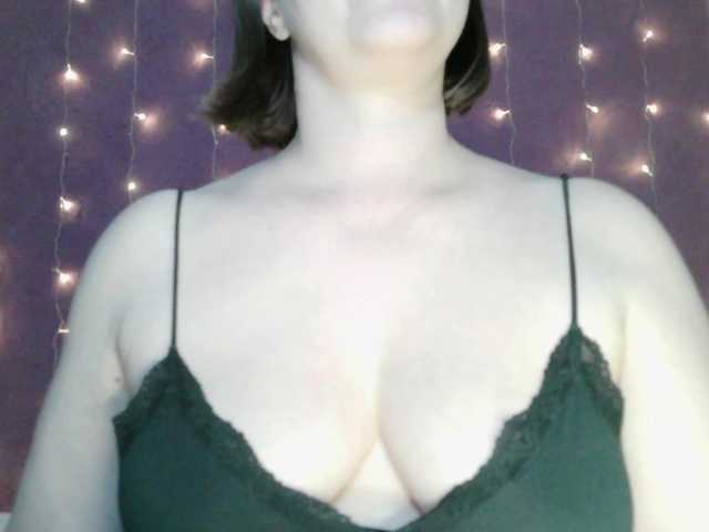 SoftMoon's BongaCams show and profile