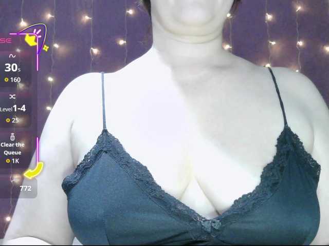 SoftMoon's BongaCams show and profile