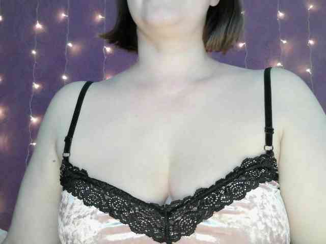 SoftMoon Live Webcam on BongaCams