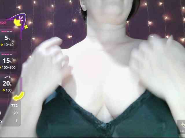 SoftMoon Live Webcam on BongaCams