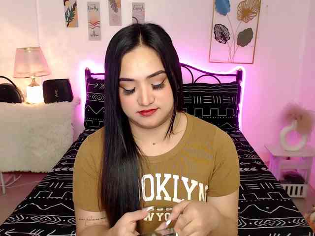 ScarletteKisses2... Live Webcam on BongaCams