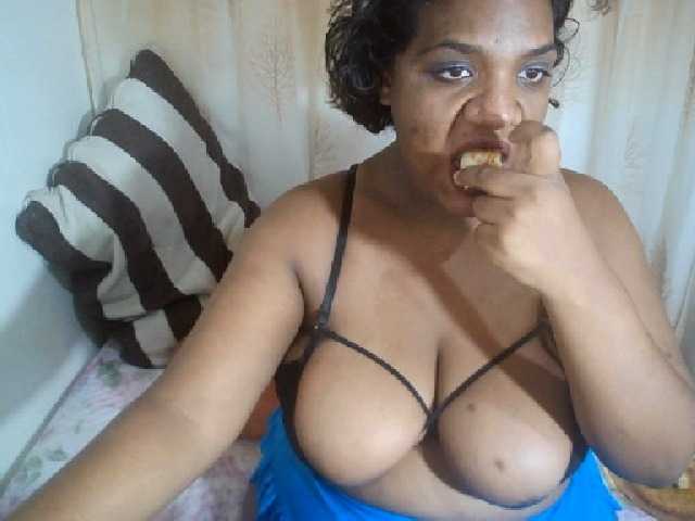 IndianSexyAss00 from BongaCams is Freechat