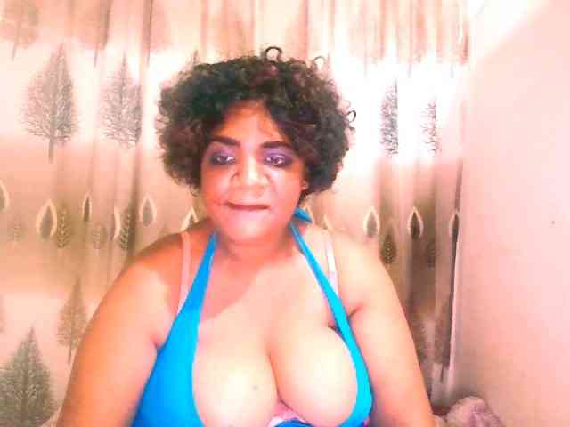 IndianSexyAss00 webcam