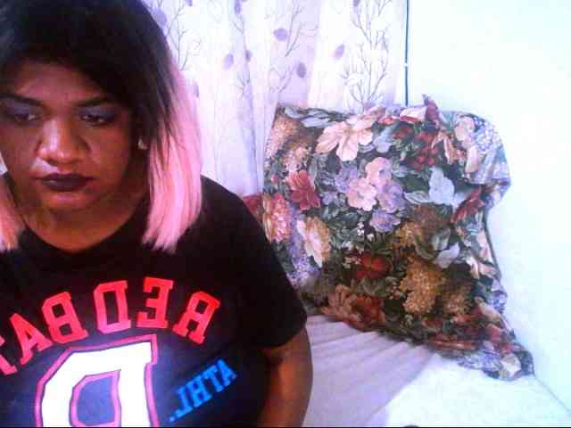 IndianSexyAss00 webcam