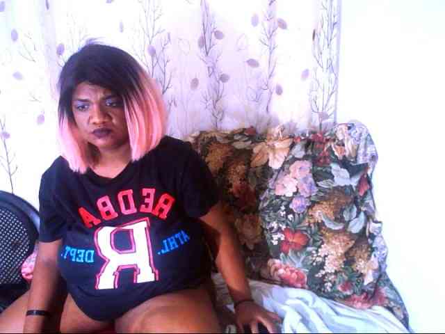 IndianSexyAss00 webcam