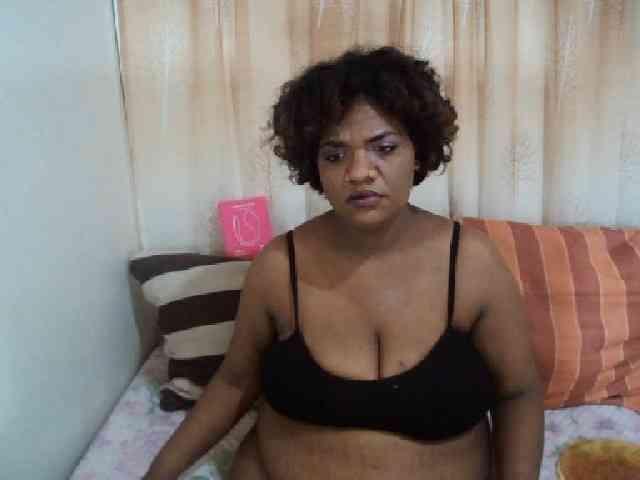 IndianSexyAss00 webcam