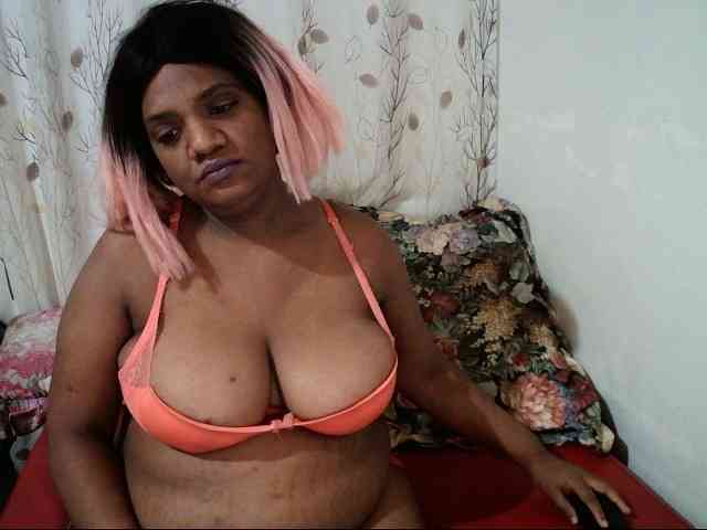 IndianSexyAss00 webcam