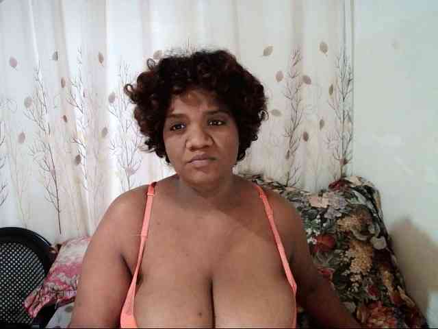 IndianSexyAss00 webcam