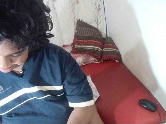 IndianSexyAss00 webcam