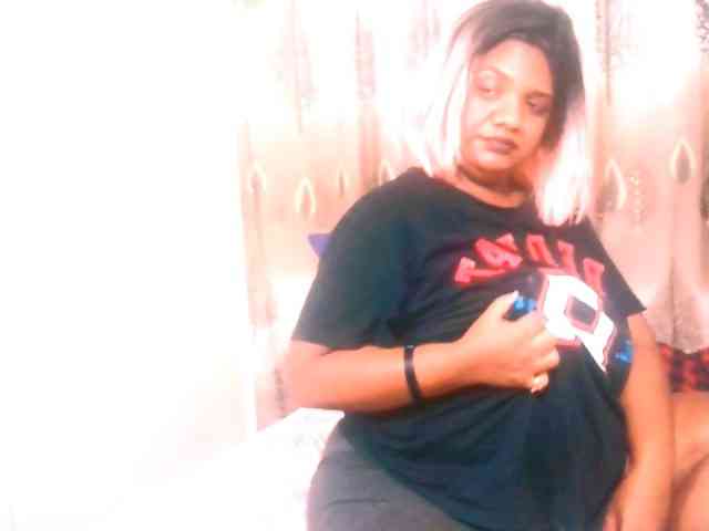 IndianSexyAss00 webcam