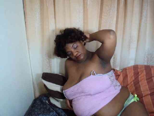 IndianSexyAss00 webcam