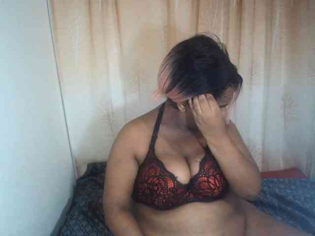 IndianSexyAss00 webcam