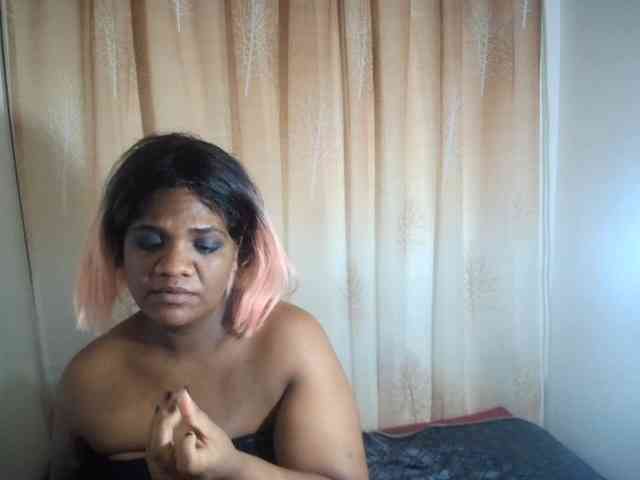 IndianSexyAss00 webcam