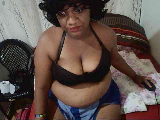 IndianSexyAss00 webcam