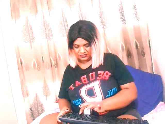 IndianSexyAss00 webcam