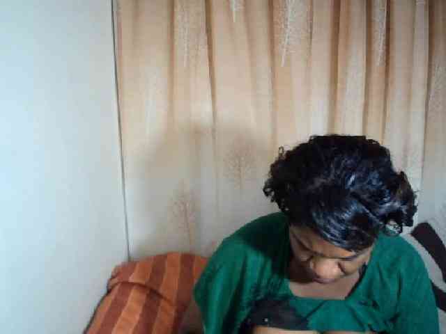 IndianSexyAss00 webcam