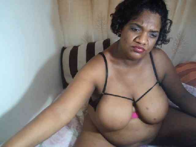 IndianSexyAss00 webcam