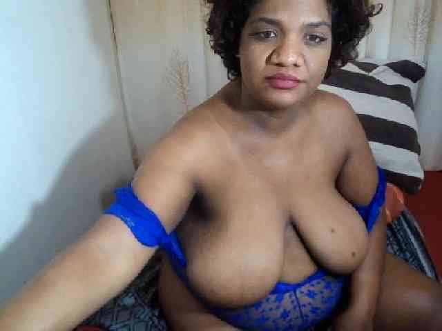 IndianSexyAss00 webcam