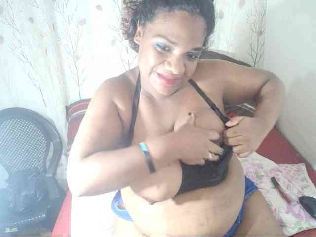 IndianSexyAss00 webcam