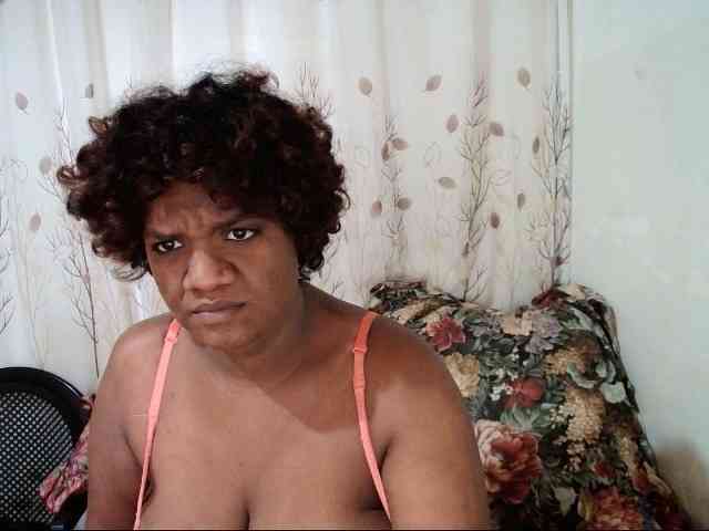 IndianSexyAss00 webcam