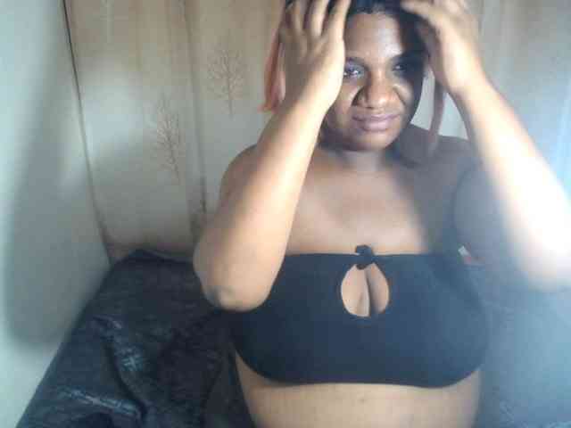 IndianSexyAss00 webcam