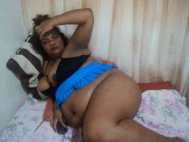 IndianSexyAss00 webcam