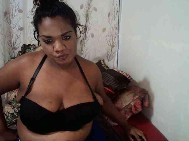 IndianSexyAss00 webcam