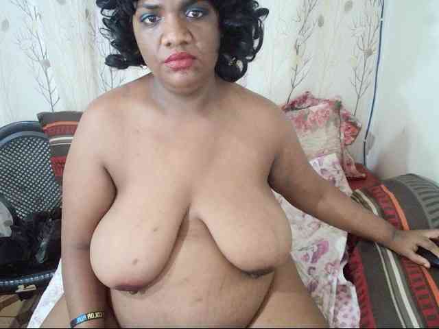 IndianSexyAss00 webcam