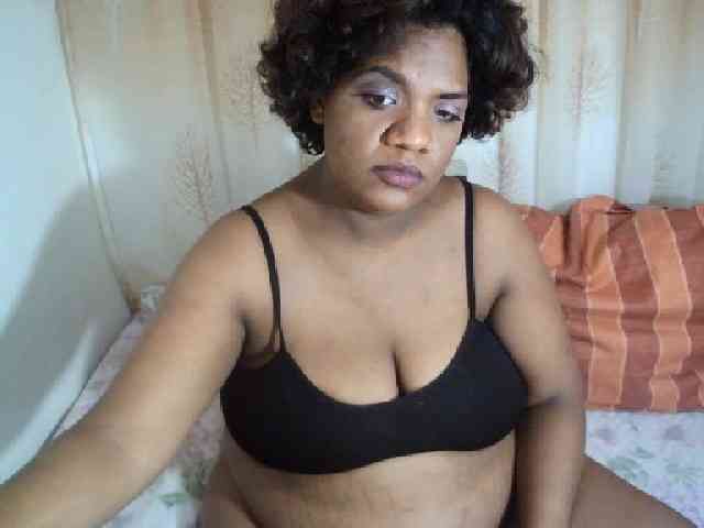 IndianSexyAss00 webcam