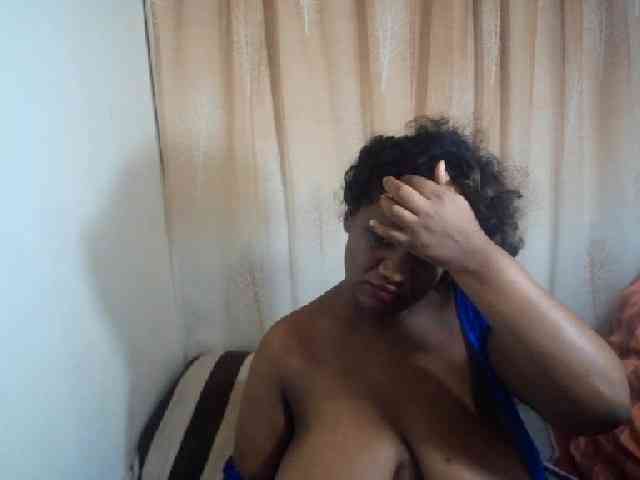 IndianSexyAss00 webcam