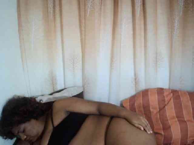 IndianSexyAss00 webcam