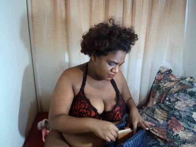 IndianSexyAss00 webcam