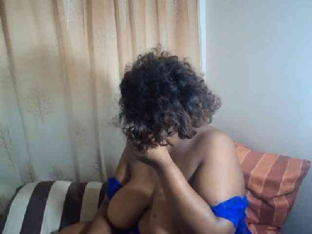 IndianSexyAss00 webcam